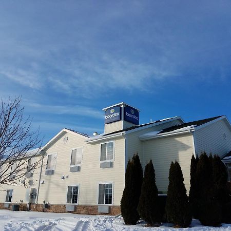 Boarders Inn & Suites By Cobblestone Hotels - Oshkosh Dış mekan fotoğraf