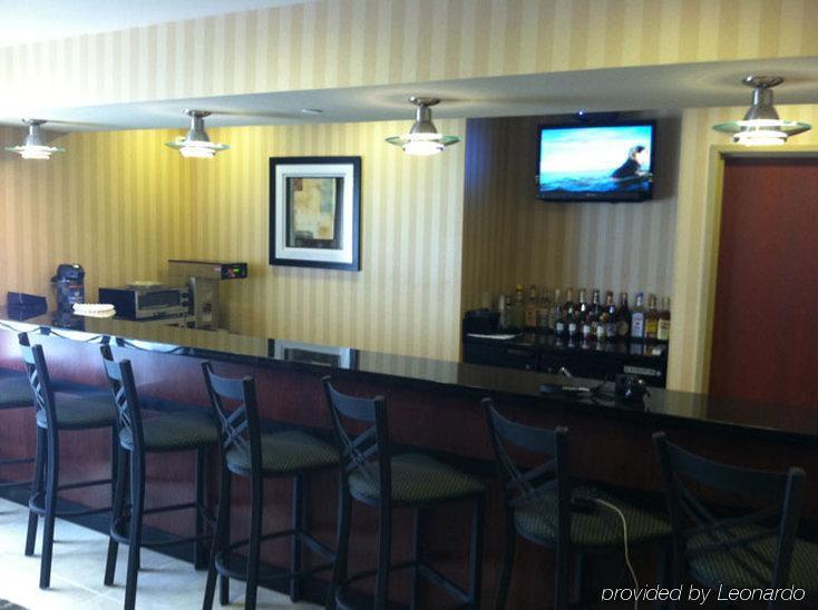 Boarders Inn & Suites By Cobblestone Hotels - Oshkosh Restoran fotoğraf