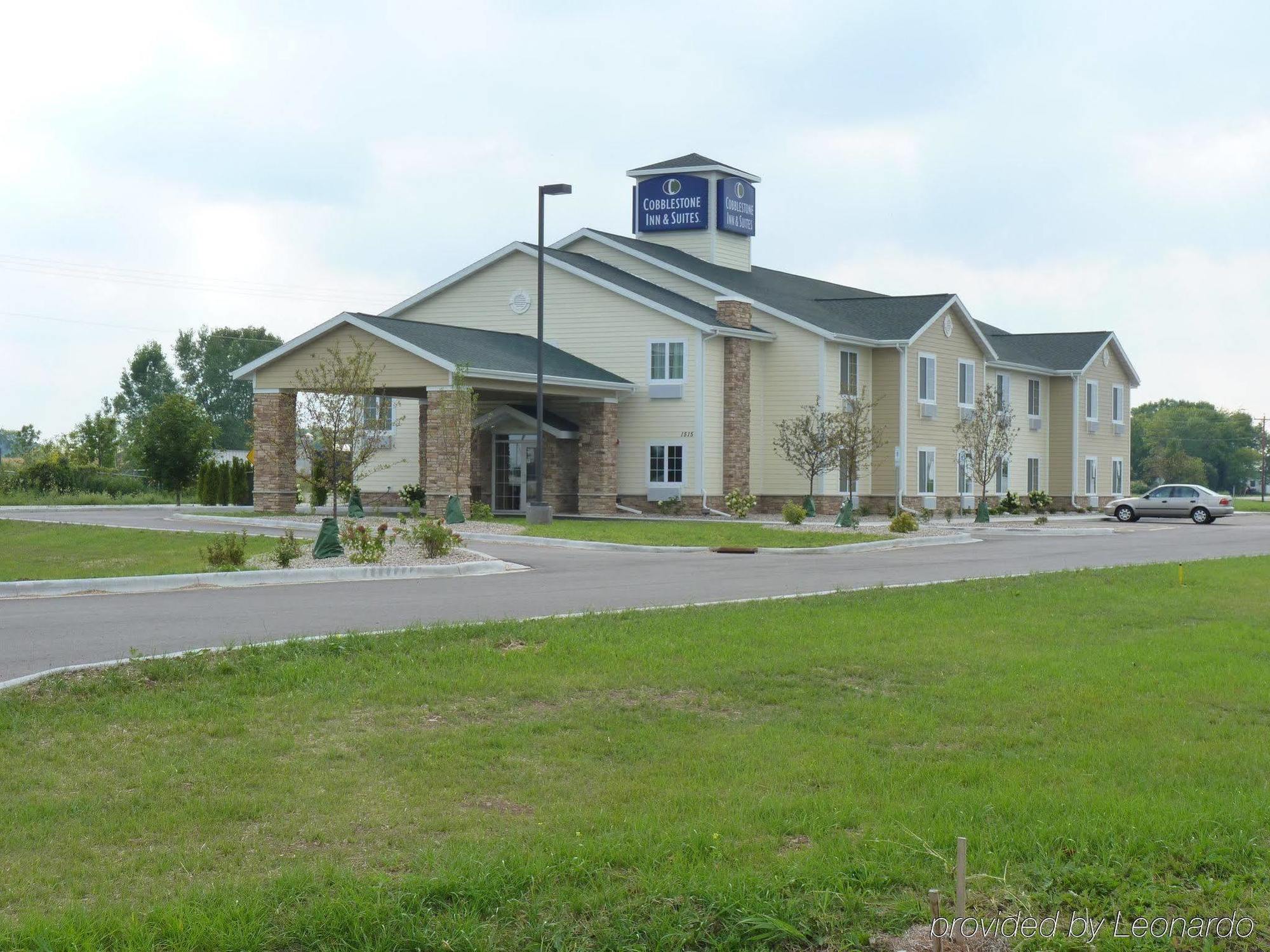 Boarders Inn & Suites By Cobblestone Hotels - Oshkosh Dış mekan fotoğraf